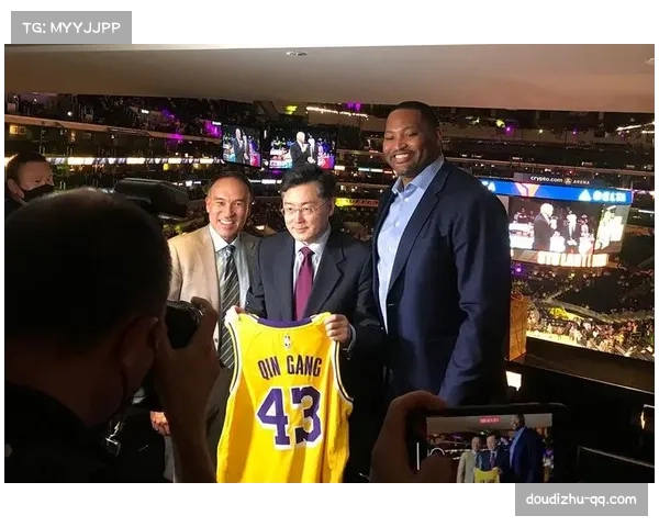 NBA副主席谈中国战略:转播平台与草根培训并重 NBA副主席谈中国战略:转播平台与草根培训并重
