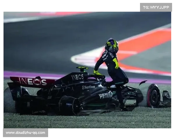 汉密尔顿巴西站再次早期退赛，赛车稳定性存疑